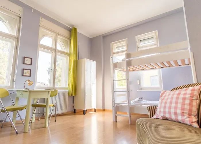 Das Mietwerk - Bed & Breakfast 2*